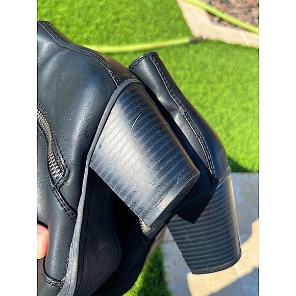 Simply Vera Vera Wang Leather Ankle Booties | Color: Black | Size: 6 Med - Picture 3 of 8